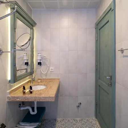 מלון Noel Baba 2*